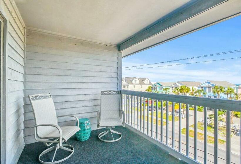 דירת חדר, Coastal Comforts