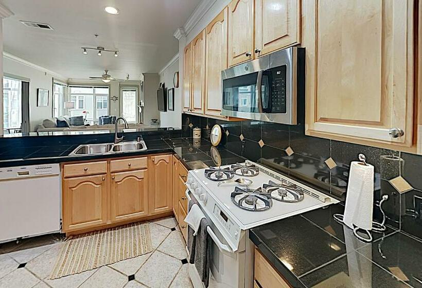 침실 1개 아파트, Alaskan Dreams