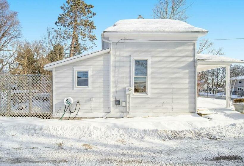 منزل غرفة نوم واحدة, Lake Daze