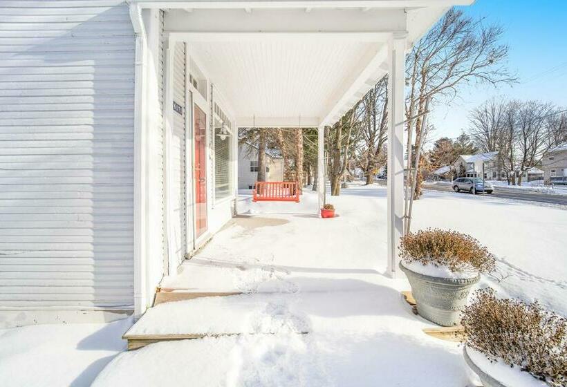 منزل غرفة نوم واحدة, Lake Daze