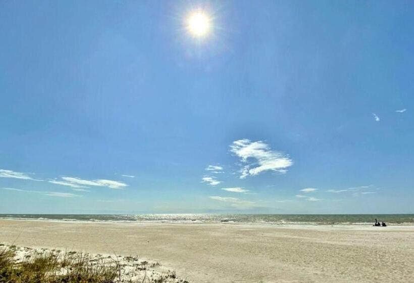 شقة غرفتين, Lighthouse Pointe 402