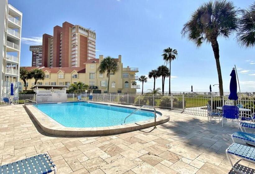 침실 2개 아파트, Lighthouse Pointe 402