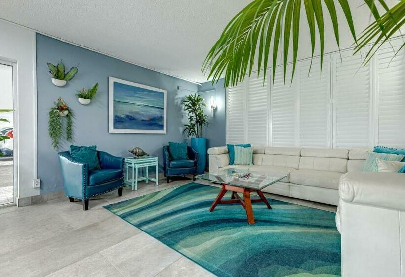 شقة غرفتين, Sandpiper Tower 606