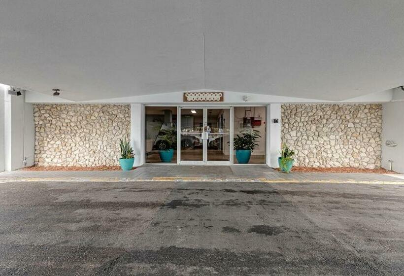 شقة غرفتين, Sandpiper Tower 606