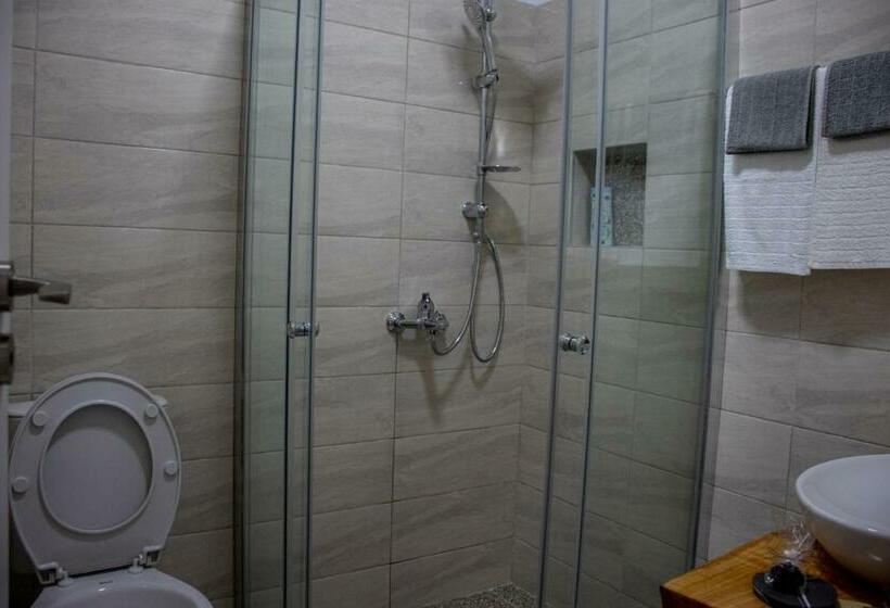 اتاق استاندارد سه نفره, Ravne Energy Apartments