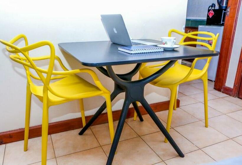 スタンダードルーム, Tiamcy Homes