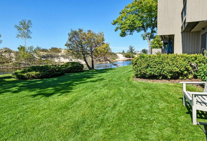 شقة غرفة واحدة, Great Lakes 13 14