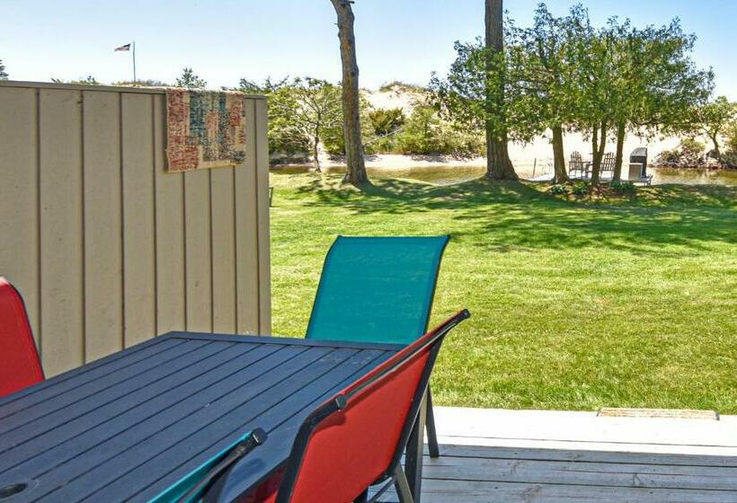 شقة غرفة واحدة, Great Lakes 13 14