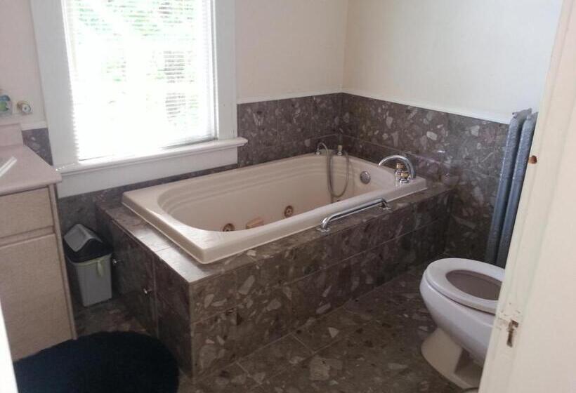 标准间, Balfour House