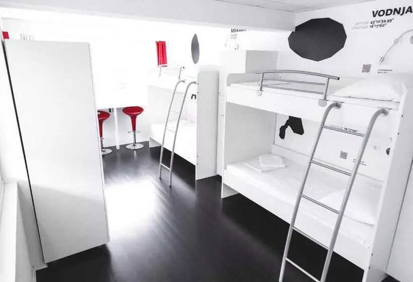 Habitación Cuádruple Estándar, Design Hostel 101dalmatinac