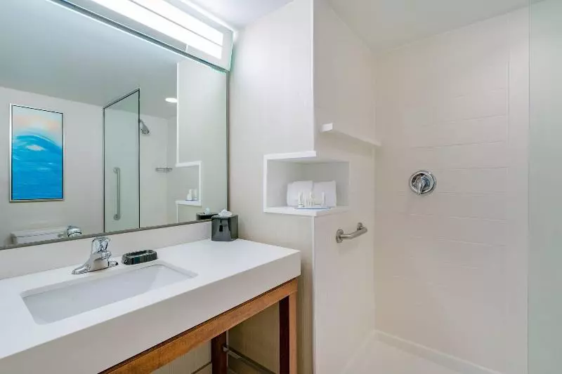 キングサイズベッドのスタンダードルーム, Courtyard By Marriott Wilkes Barre Arena