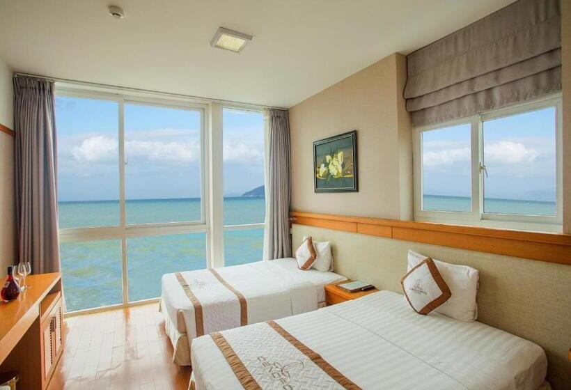 اتاق لوکس با چشم‌انداز دریا, Dendro Beachfront