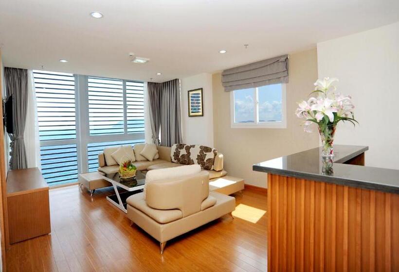 سوییت با چشم‌انداز دریا, Dendro Beachfront