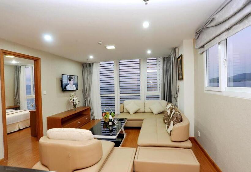 سوییت با چشم‌انداز دریا, Dendro Beachfront