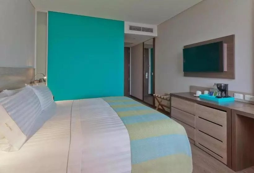 キングサイズベッドのスタンダードルーム, Holiday Inn Express Yopal, An Ihg