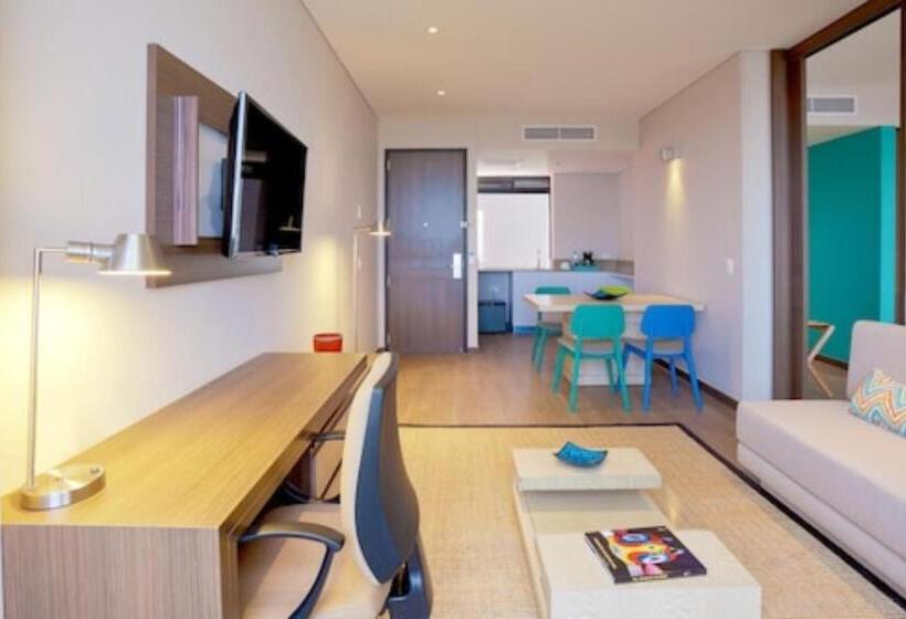 스위트 킹사이즈 침대, Holiday Inn Express Yopal, An Ihg