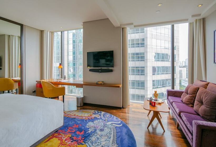 Premium Room City View, Indigo Bangkok Wireless Road, An Ihg