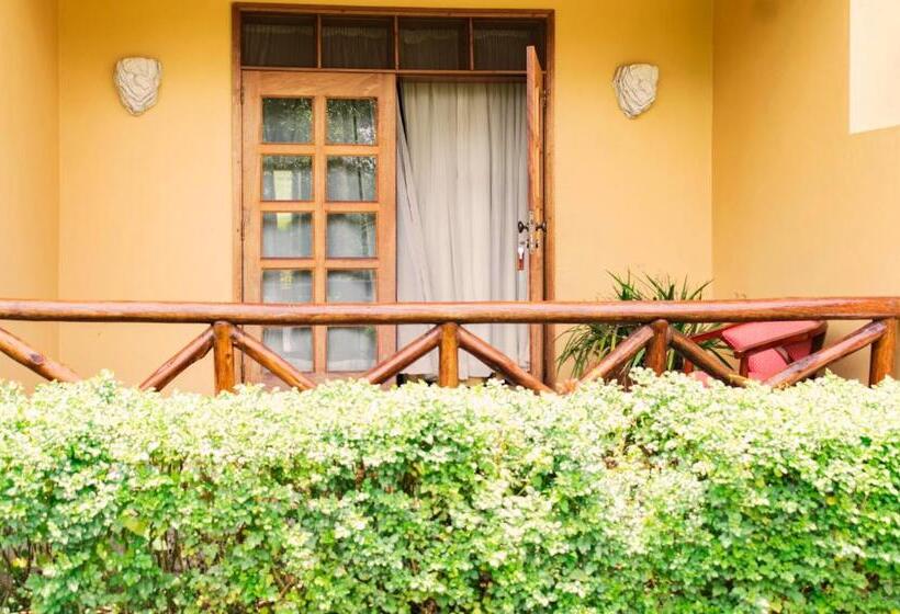 اتاق لوکس, Mountains Of The Moon