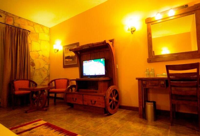 اتاق لوکس, Mountains Of The Moon