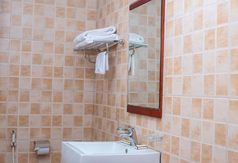 اتاق لوکس, Regency Park