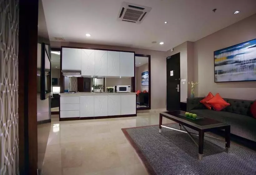 スイート, The Grove Suites By Grand Aston