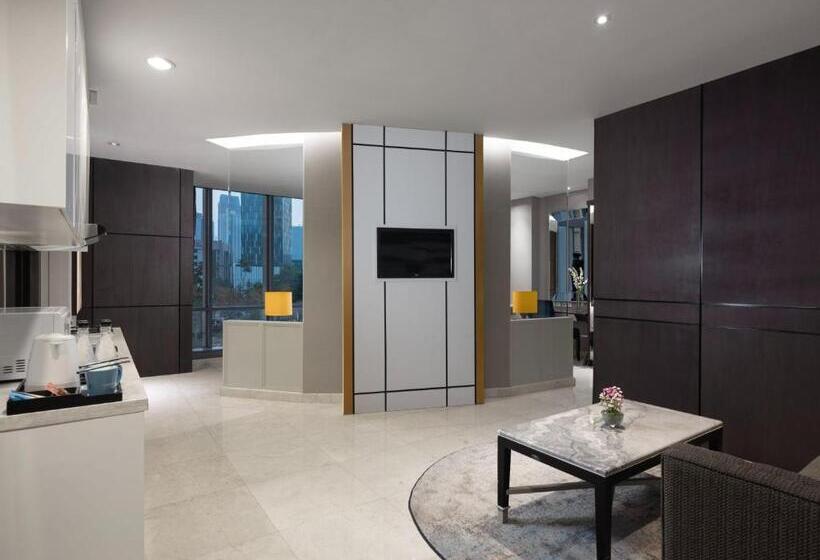 풀장 전망 스위트, The Grove Suites By Grand Aston