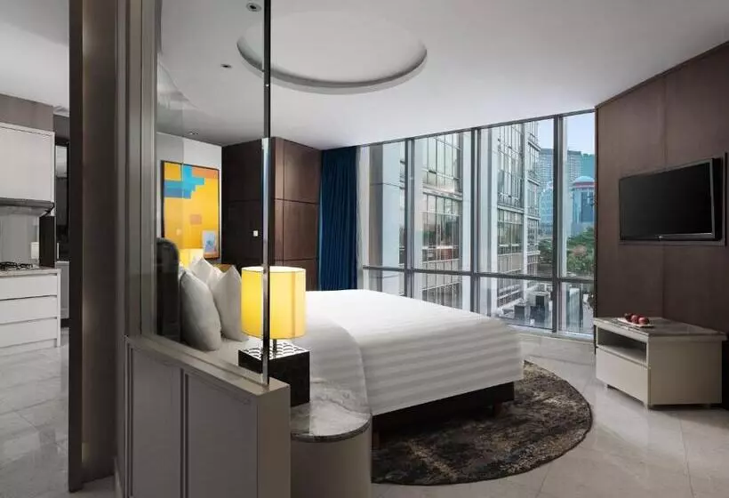 プールビュースイート, The Grove Suites By Grand Aston