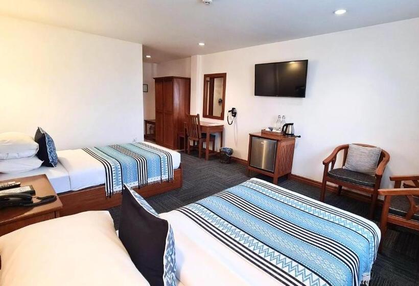 اتاق لوکس با چشم‌انداز شهر, Winner Inn