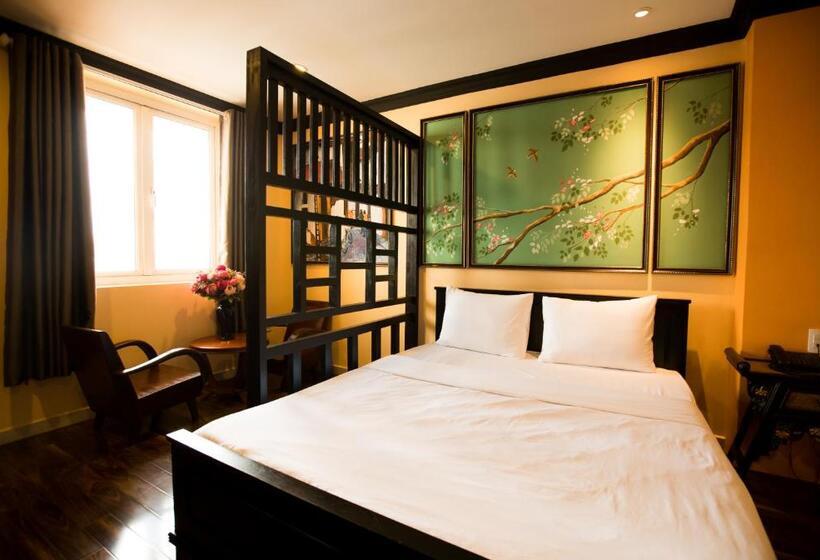 مجموعه ویستا شهر, Ipeace Hotel   Bùi Viện Walking Street