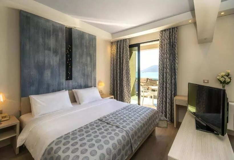 اتاق سوپریور با چشم‌انداز دریا و بالکن, Palmon Bay Hotel & Spa