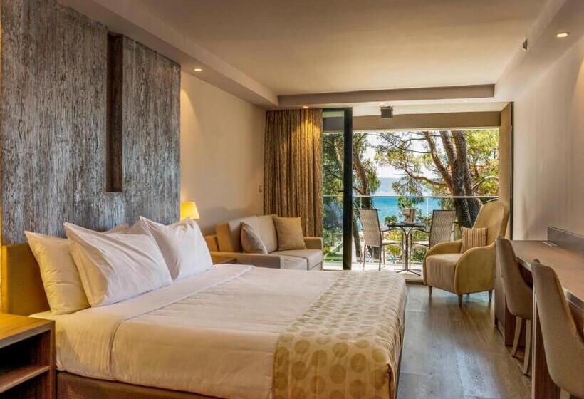 اتاق سوپریور با چشم‌انداز دریا و بالکن, Palmon Bay Hotel & Spa