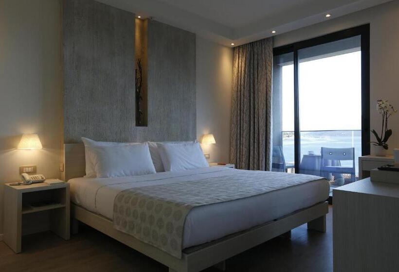 Deluxe Suite Sea View, Palmon Bay Hotel & Spa