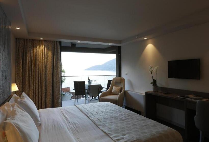 Deluxe Suite Sea View, Palmon Bay Hotel & Spa