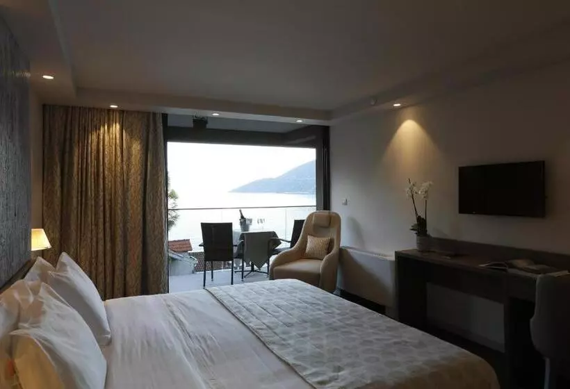 Deluxe Suite Sea View, Palmon Bay Hotel & Spa