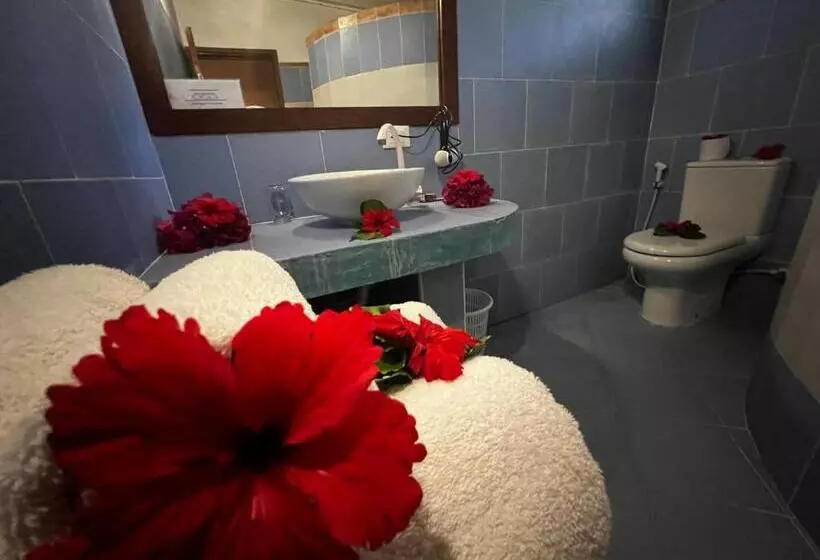 オーシャンビュースタンダードルームバルコニー付き, The Beach B&b