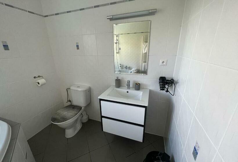 اتاق استاندارد, Restaurace Pyramida