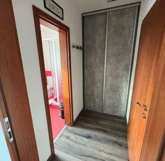 اتاق استاندارد, Restaurace Pyramida