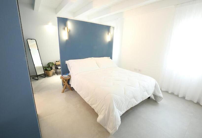 디럭스 룸, Agatopisto Animo Salmastro