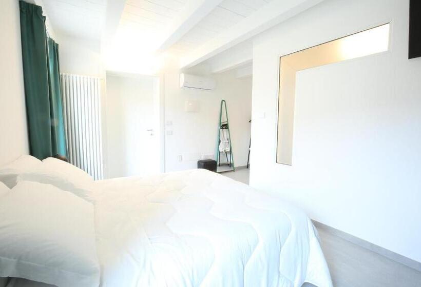 장애인을 위한 스탠다드 룸, Agatopisto Animo Salmastro