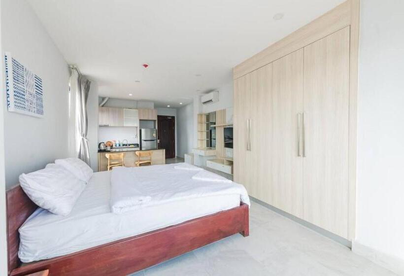 סטודיו סטנדרט עם מרפסת, Residence 110