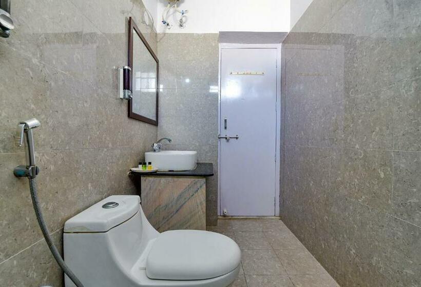 Quarto Deluxe, Fabhotel The Castle Homestay I