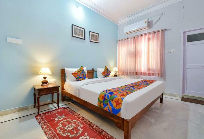 Quarto Deluxe, Fabhotel The Castle Homestay I
