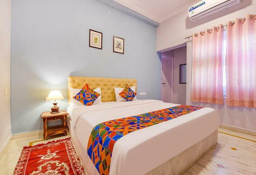 Quarto Deluxe, Fabhotel The Castle Homestay I