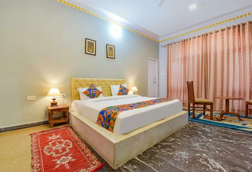 Quarto Superior, Fabhotel The Castle Homestay I