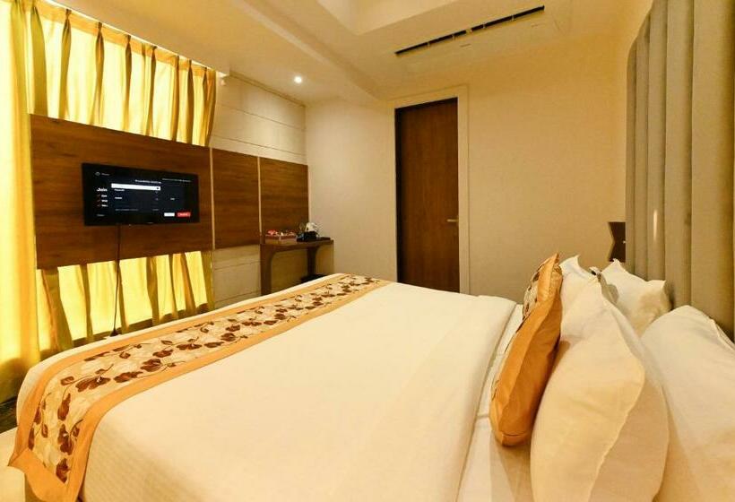 Трехместный Президентский, Avalon Palms Agra