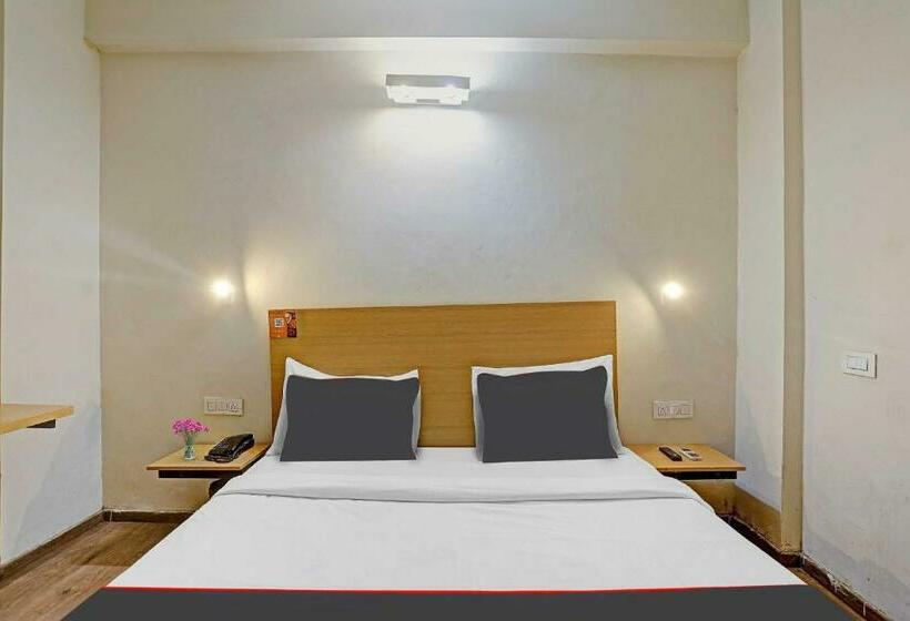 Трехместный Номер Классика, Capital O Mt Corporate Stays Near Iskcon Temple Noida