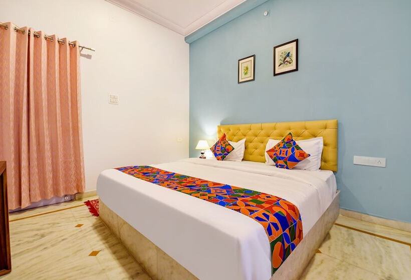 Quarto Deluxe, Fabhotel The Castle Homestay I