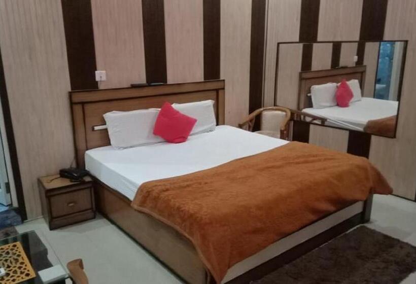 Deluxe-huone, Sudhir, Sonipat