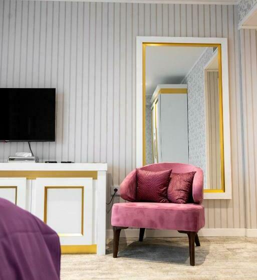 اتاق لوکس با بالکن, Queen Palace