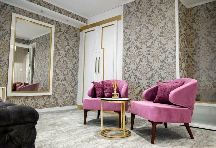 اتاق لوکس با بالکن, Queen Palace